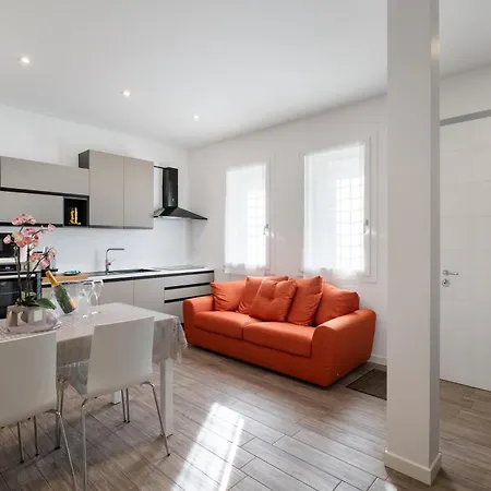 Civico 36 A Due Passi Dal Centro - Casa Guido *